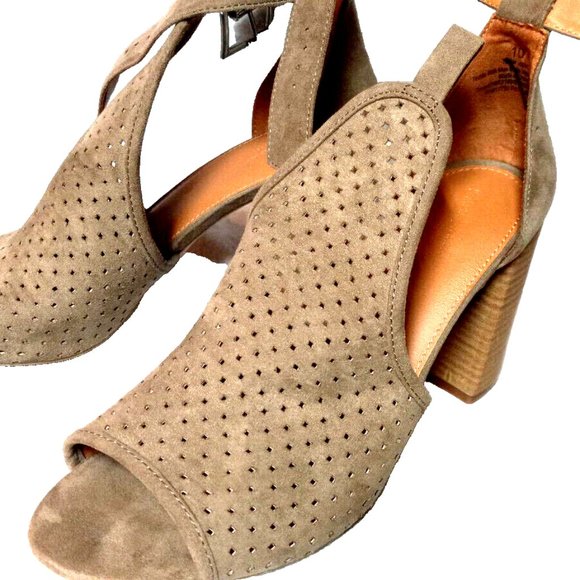 Universal thread womans shoes Open toe Laser cut slingbacks Hannah Size 10 Tan - Picture 1 of 4